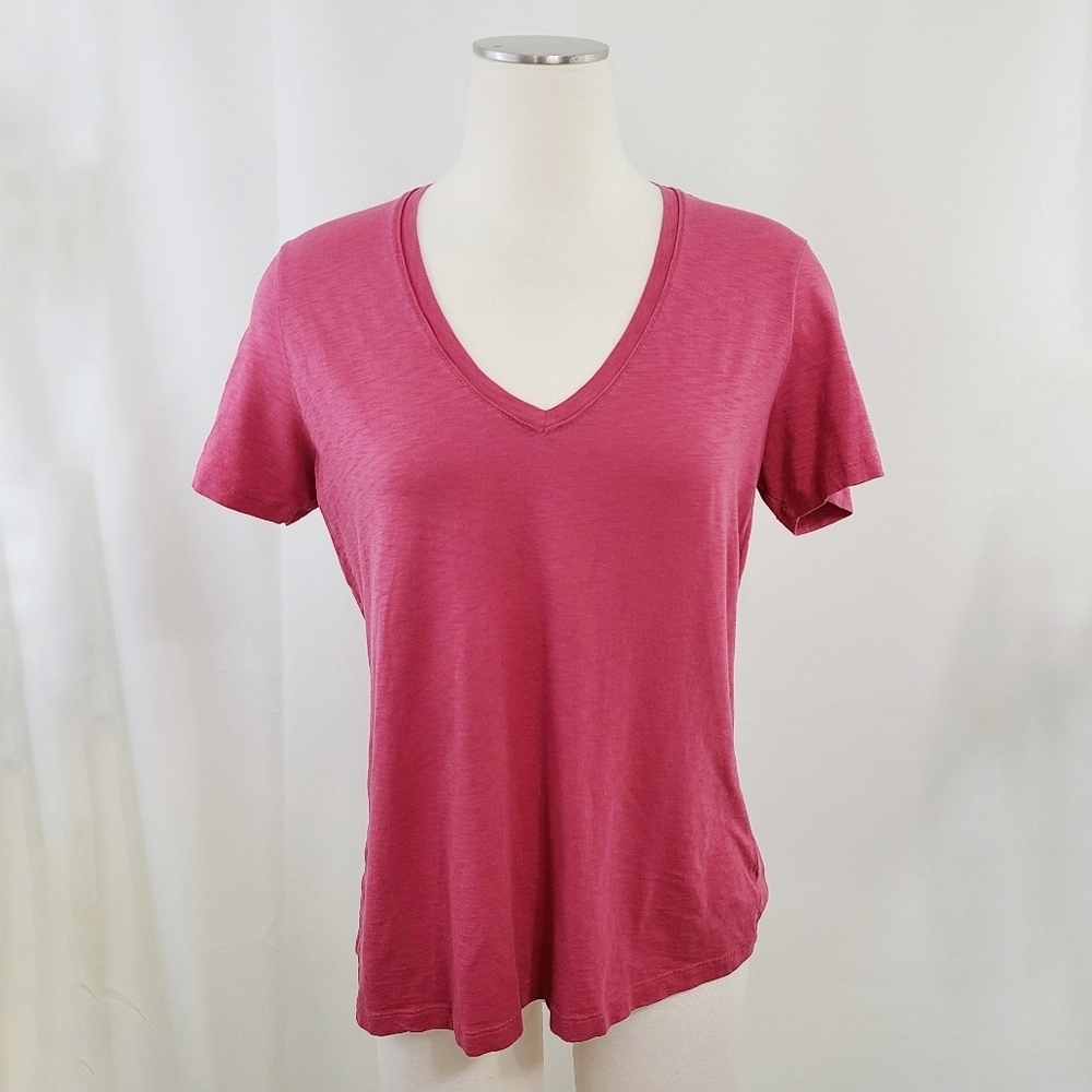 Theory V-Neck Tee in Slub Cotton dark rose pink berry red size medium - Picture 1 of 5